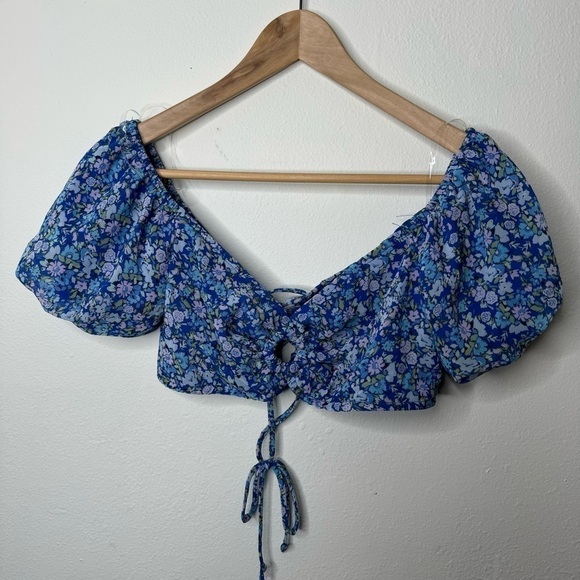 Wild Fable Blue Floral Puff Sleeve Crop Top - Picture 2 of 5